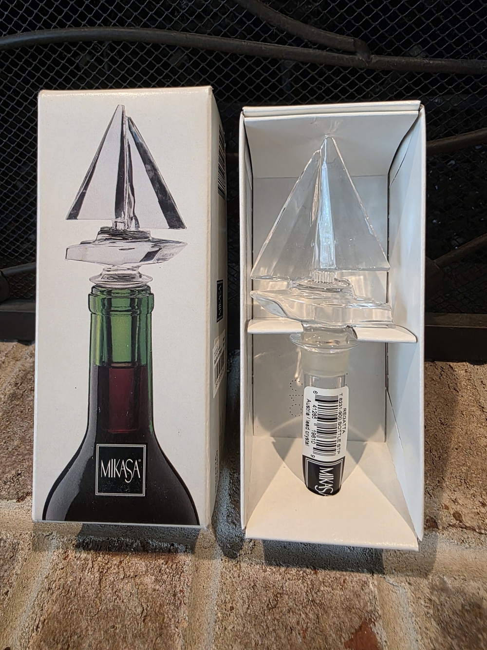 Mikasa Glass Regatta Sailboat Wine Bottle Stopper - NEW!  Great Gift!